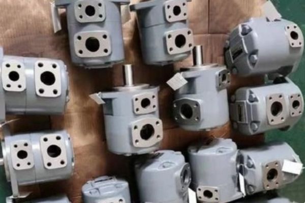 日本TOKIMEC東京計(jì)器SQP系列雙聯(lián)葉片泵,三聯(lián)葉片泵有什么區(qū)別