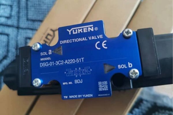 油研方向閥DSG-01-3C2-A220-51T，YUKEN電磁閥